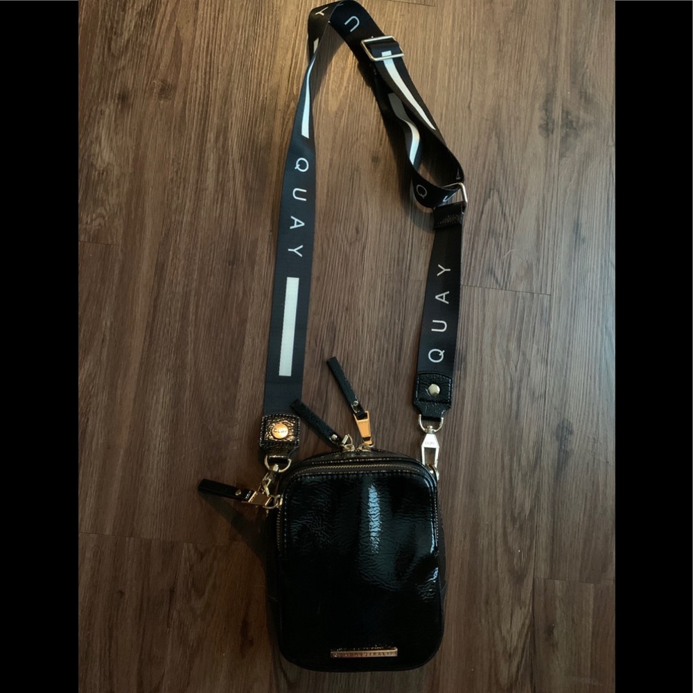 Quay crossbody bag